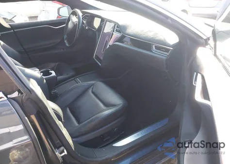 2016 Tesla Model S 60D/70D/75D/85D/90D z USA, uszkodzony, nr VIN 5YJSA1E2XGF173218
